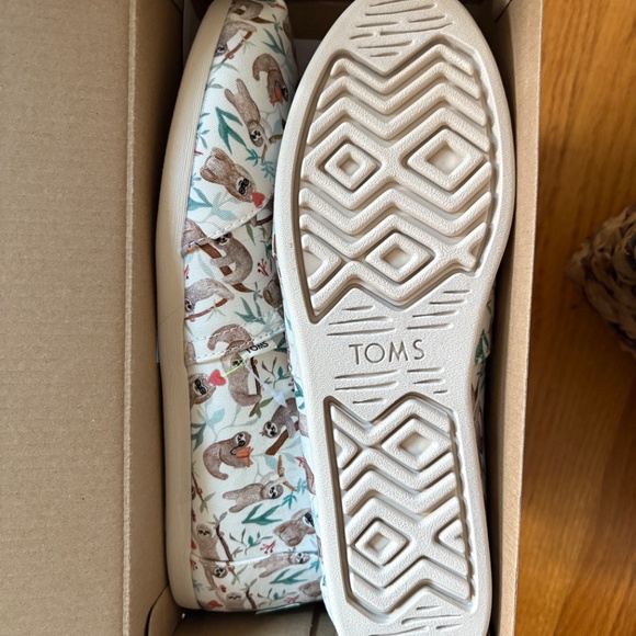 TOMS Sloth Edition - Picture 2 of 2